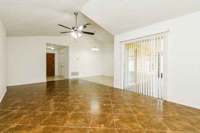 Foto del edificio - 12525 Idaho Woods Ln
