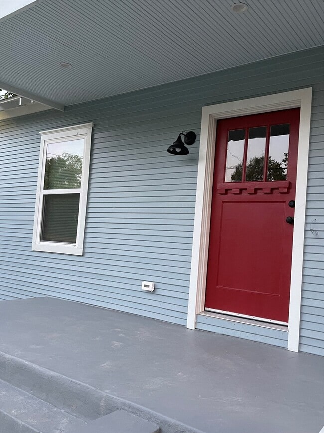 Building Photo - 2715 Cochran St