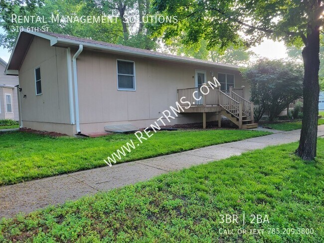 Building Photo - 310 6th St - Wamego 3 BED/2 BATH