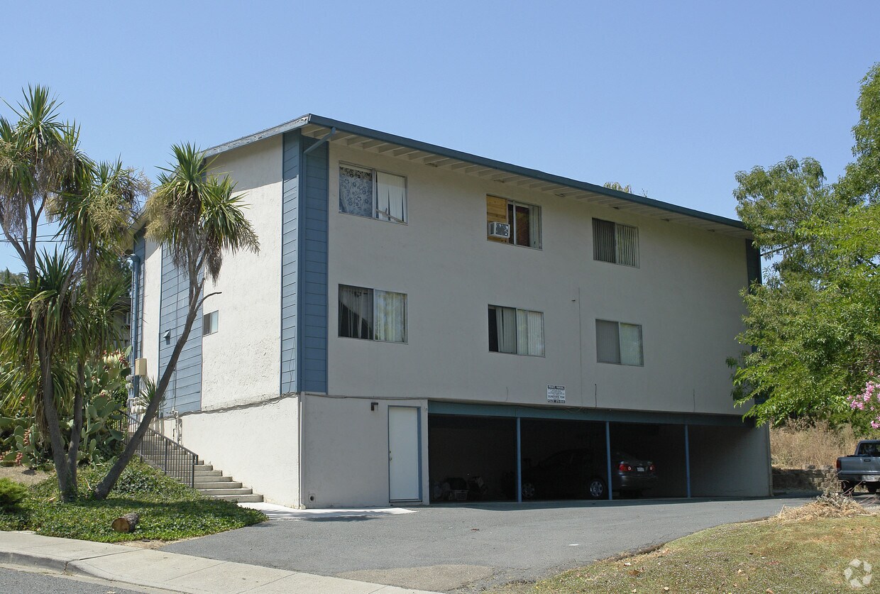 Foto del edificio - 145 Orleans Dr