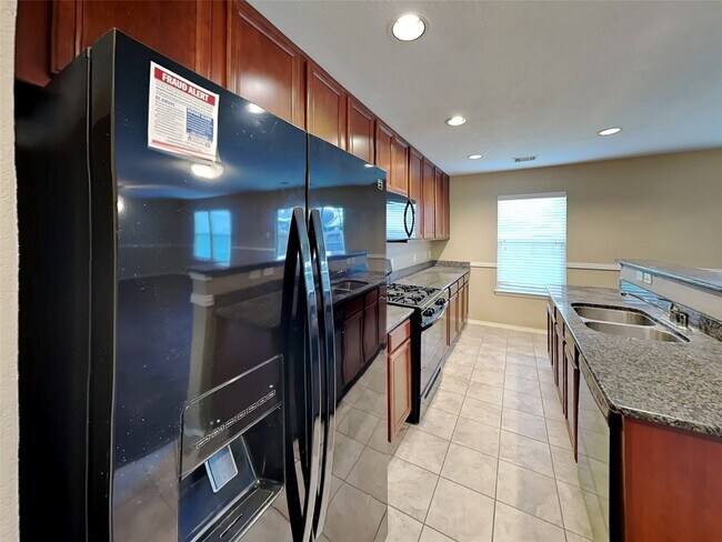 Foto del edificio - 15326 Boulder Hollow Ln