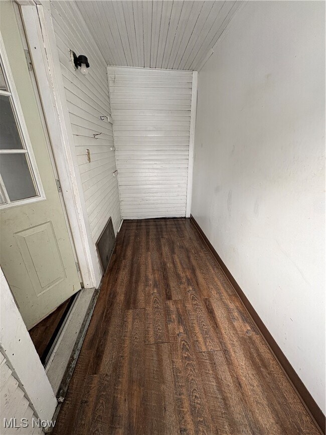 Foto del edificio - 242 W Summit St