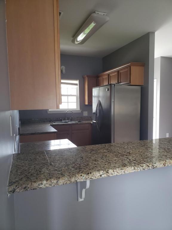 Foto del edificio - 211 Pendleton Pl