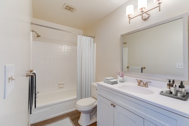 Kingsley Apartments In Sterling Heights Mi Kingsley - 34820-34822 Moravian Dr Sterling Heights, MI - Apartments