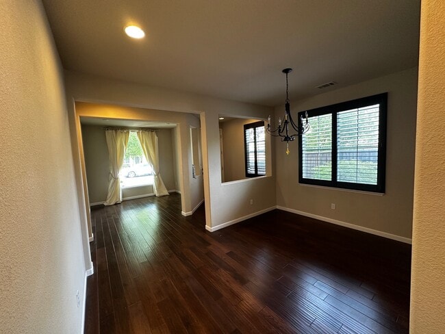 Photo - 133 Paddington Ct House