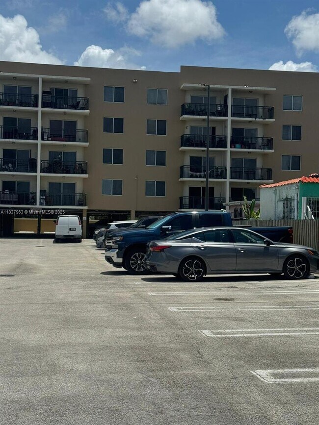 Foto del edificio - 2647 NW 25th Ave