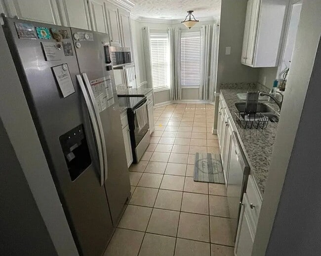 Building Photo - 3 Bedroom 2 Bath South Florence