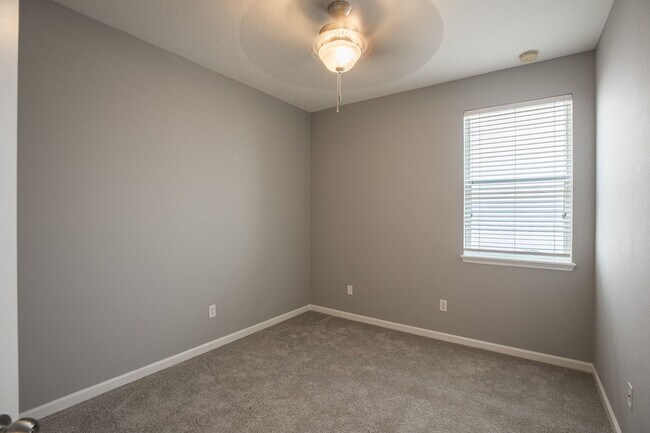 Building Photo - Beautiful Home in Wynnfield Lakes
