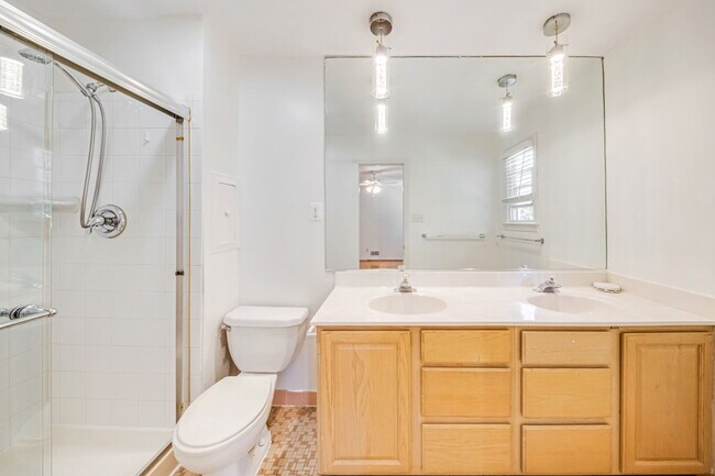 Foto del edificio - 6715 Tildenwood Ln