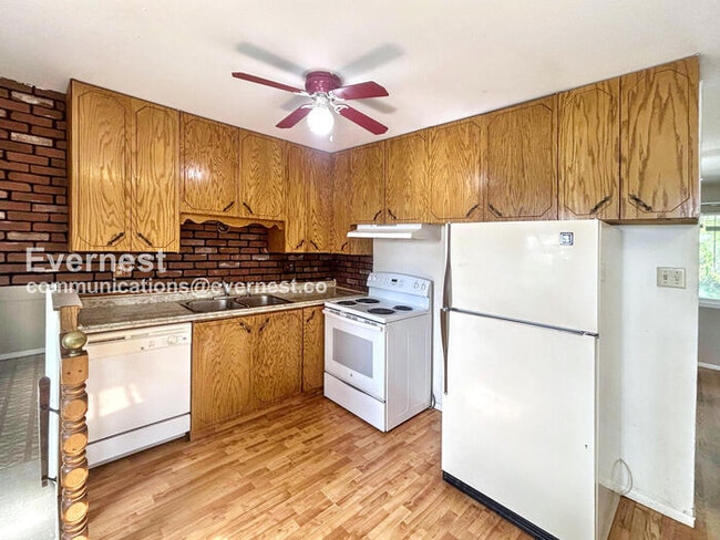 Foto del edificio - 1409 Laurette Dr