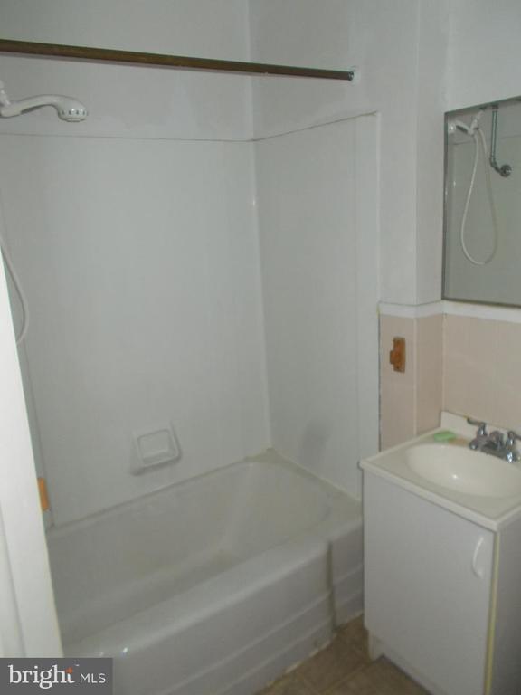Foto del edificio - 346 E North St