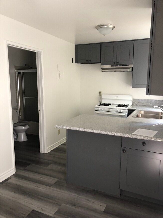 1632 Formosa N Ave Unit 102, Los Angeles, CA 90046 1632 Formosa N Ave