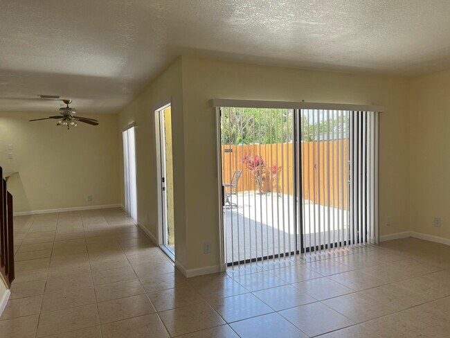 Foto del edificio - 4663 Cherry Rd