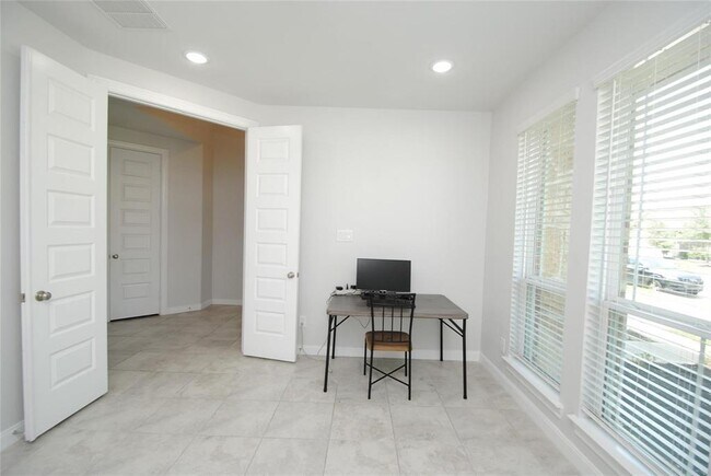 Building Photo - 8834 Arch Rock Dr