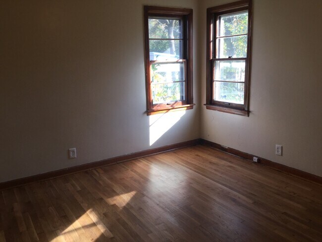 Foto del edificio - 4 Bedroom Single Family Home