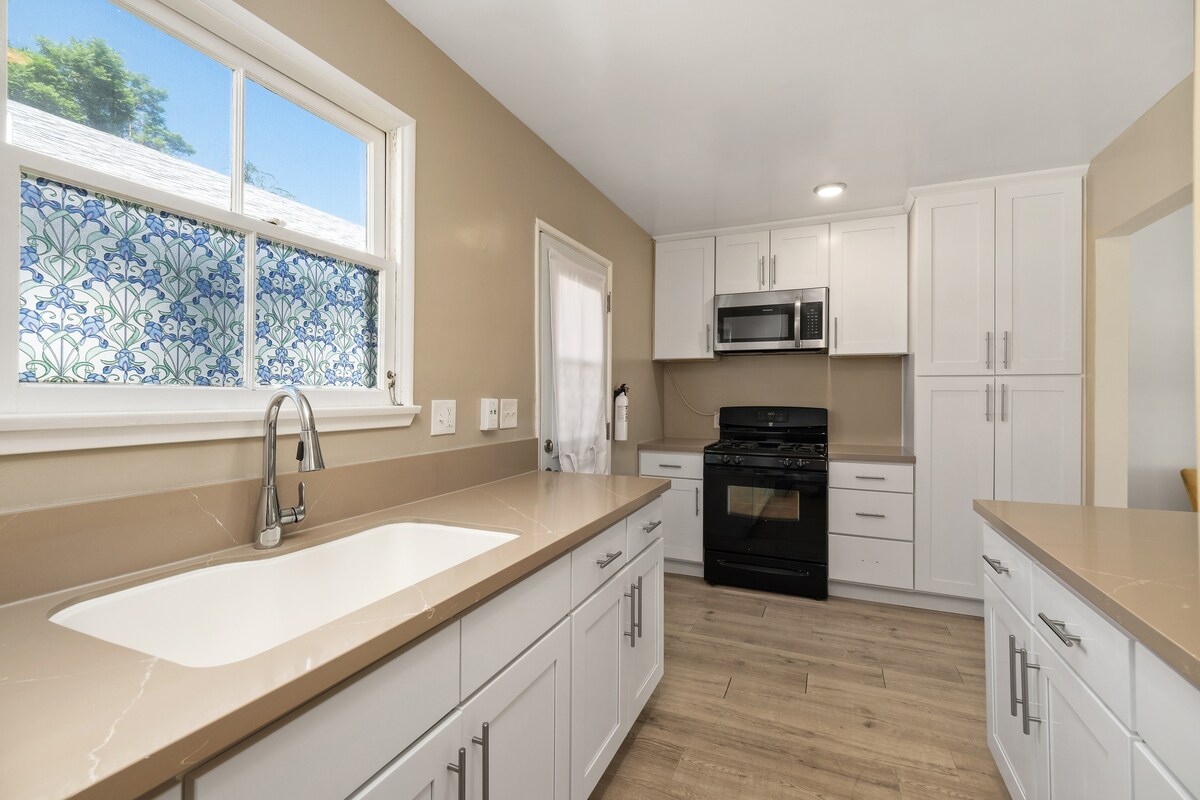 Foto principal - 13453 Burbank Blvd