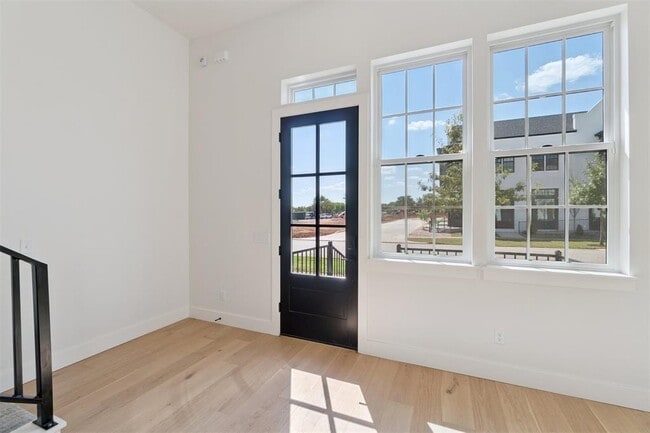 Building Photo - 18829 Selah Wy