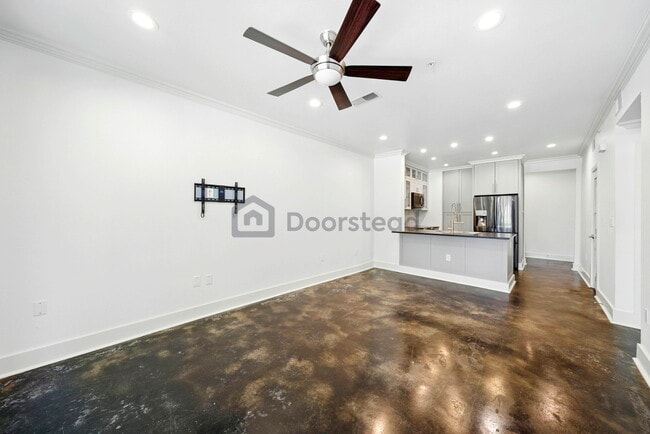 Building Photo - 4414 Cedar Springs Rd