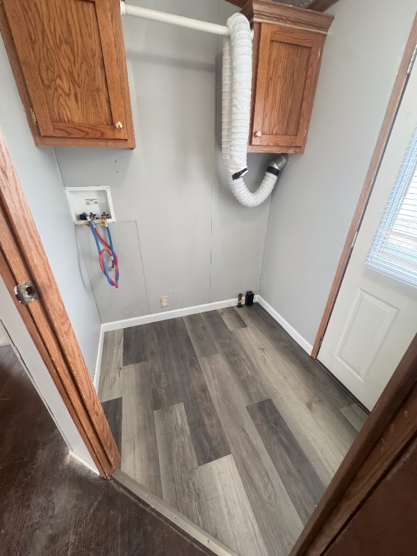 Building Photo - 27 Village Ct