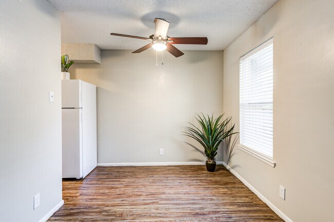Foto del edificio - ReNew Highland Park