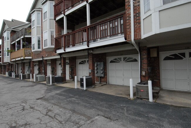 Building Photo - St Charles Area Condo **Coming Soon**