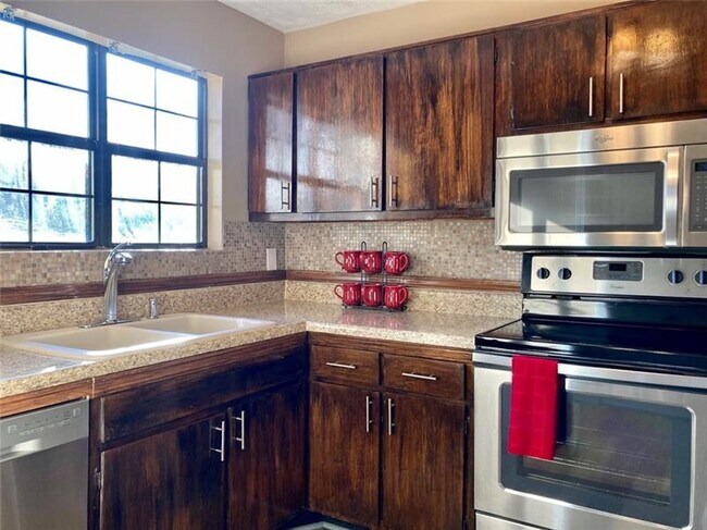 Building Photo - 2510 Hidden Cove Ct