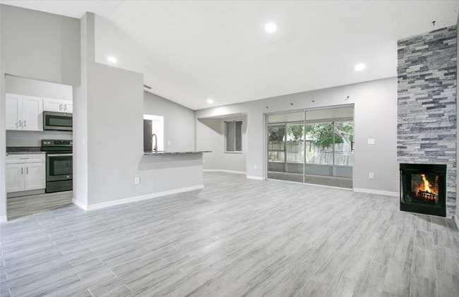 Living room - 8200 Scarborough Ct