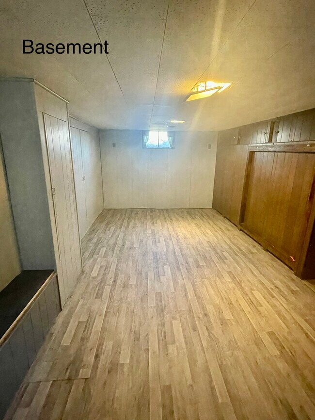 Sótanos - 3263 S 58th Ct