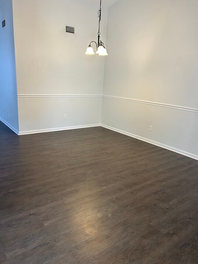 Foto del edificio - 1889 Eunice Ct