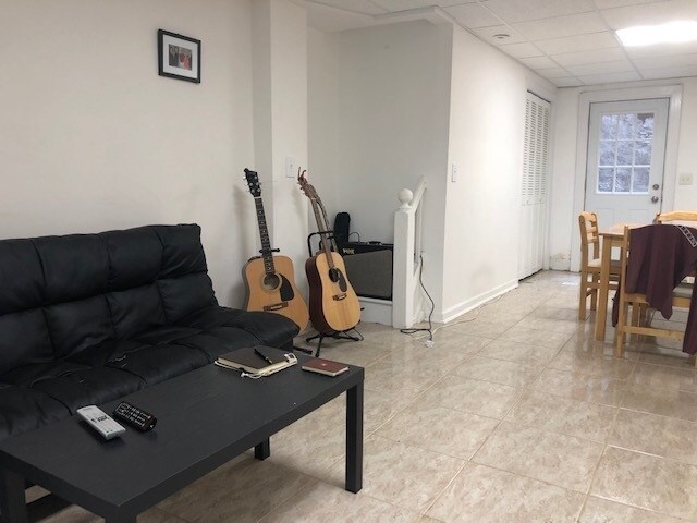 Foto del edificio - 809 Hudson St