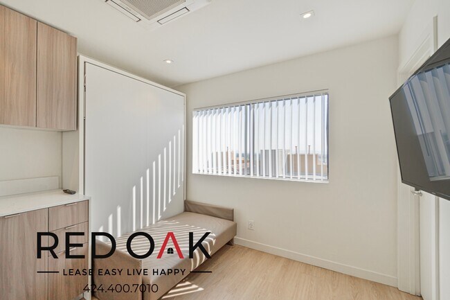 Foto del edificio - ~2 Months FREE~ Stylish Bachelor with Tons...