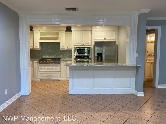 Building Photo - 3 br, 2 bath House - 628 S Blackwell
