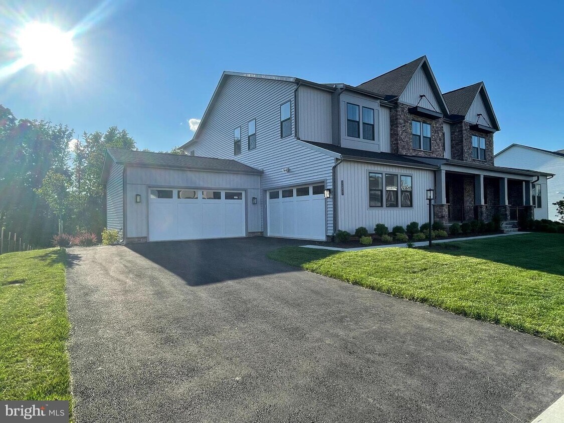 24827 Yellow Poplar Pl, Stone Ridge, VA 20105 House Rental in Stone
