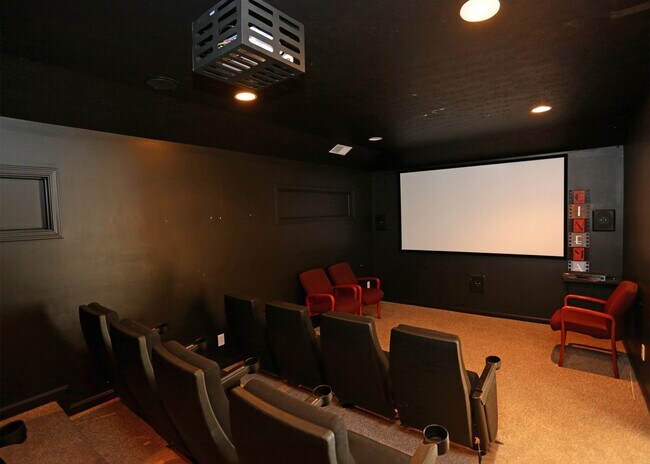 Building Photo - 3800 Falcon Crest Dr
