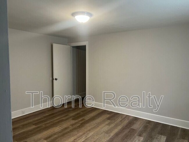 Foto del edificio - 1131 Nashville Rd
