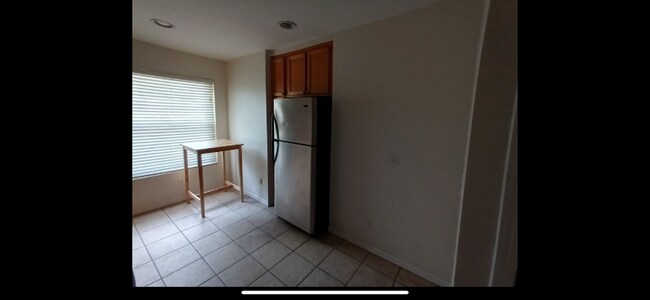 Building Photo - 2943 St Johns Ave