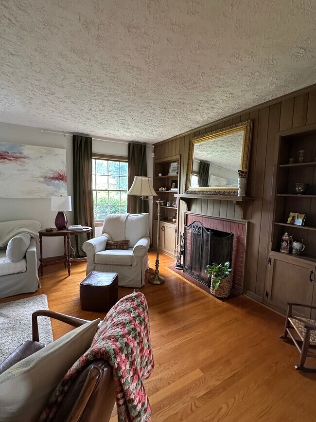 Foto del edificio - 3616 Riverview Dr