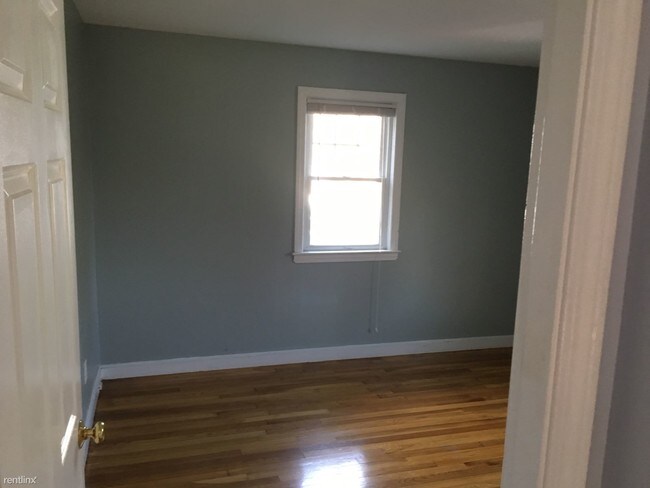 Foto del edificio - 5 Harbor View Rd