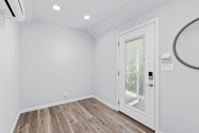 Foto del edificio - 17267 James Lex Ln