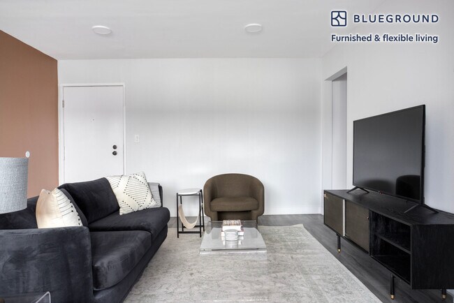 Foto del edificio - 616 N Sweetzer Ave