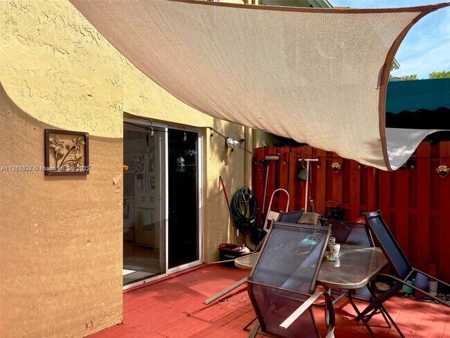 Foto del edificio - 7205 NW 173rd Dr