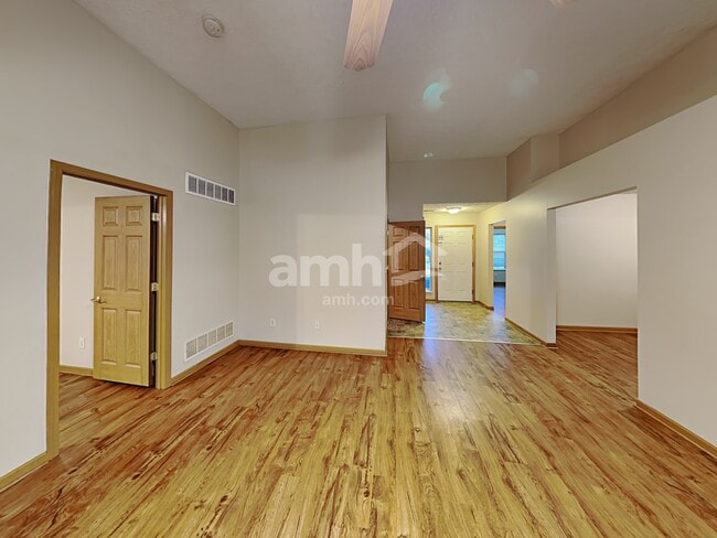 Foto del edificio - 2127 Staghorn Way