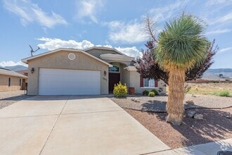 Building Photo - 1491 Tierra Royas