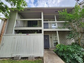 Building Photo - 17331 Red Oak Dr