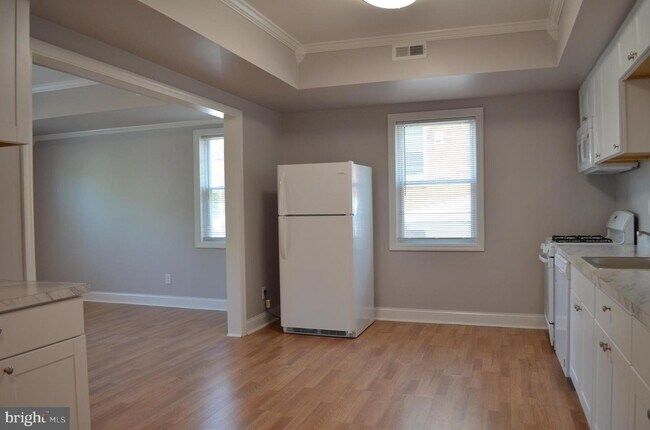 Building Photo - 400 Richey Ave