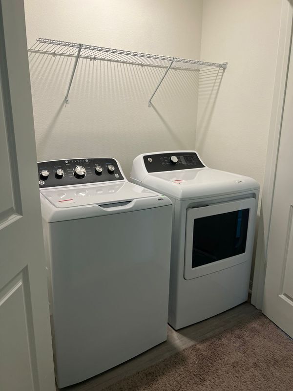 Foto del edificio - 661 Stoney Pointe Cir