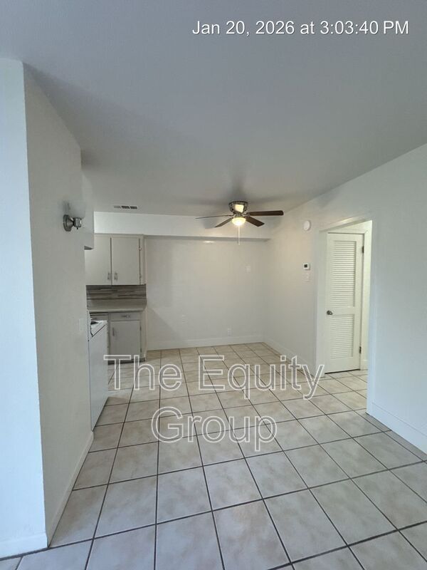 Building Photo - 320 S Crespi Ave