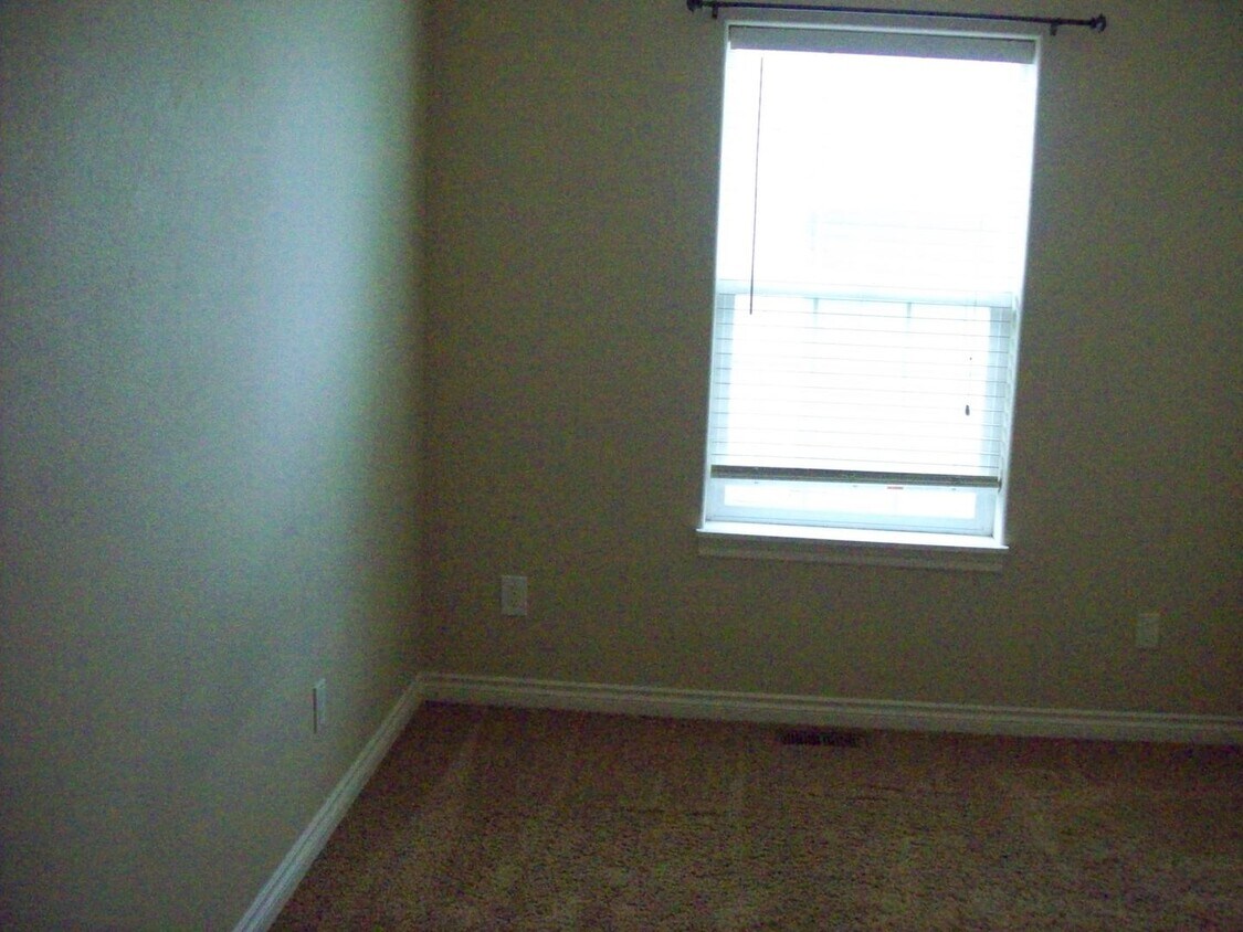 Foto del edificio - Like New Duplex