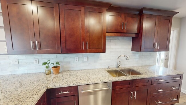 Kitchen - 13526 Forest Bend Cir