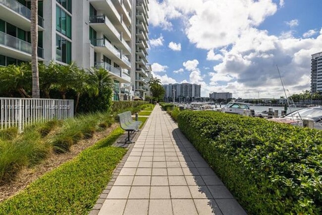 Foto del edificio - 7928 East Dr